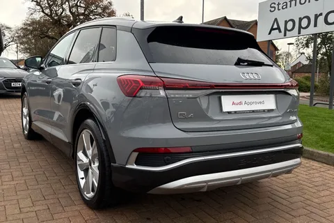 16 of 66 for Audi Q4 e-tron Q4 S line 45 e-tron 210,00 kW