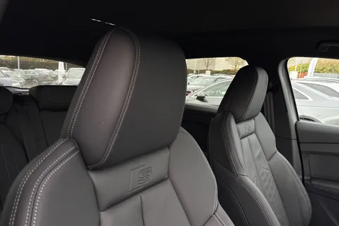 21 of 66 for Audi Q4 e-tron Q4 S line 45 e-tron 210,00 kW