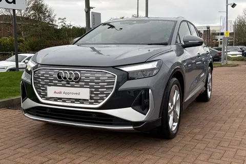 25 of 66 for Audi Q4 e-tron Q4 S line 45 e-tron 210,00 kW