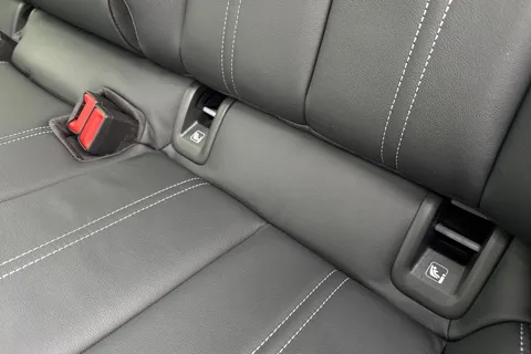 30 of 66 for Audi Q4 e-tron Q4 S line 45 e-tron 210,00 kW