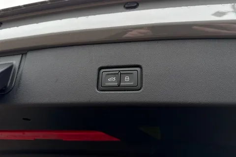 42 of 66 for Audi Q4 e-tron Q4 S line 45 e-tron 210,00 kW