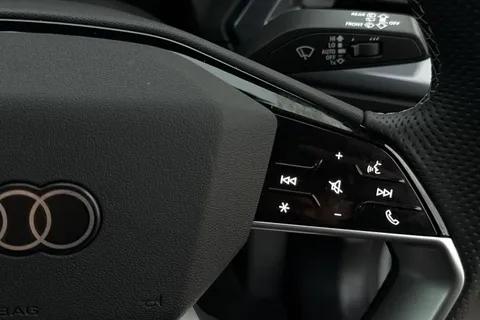 49 of 66 for Audi Q4 e-tron Q4 S line 45 e-tron 210,00 kW