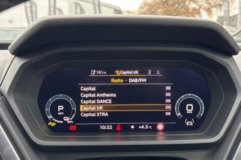 50 of 66 for Audi Q4 e-tron Q4 S line 45 e-tron 210,00 kW