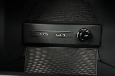 59 of 66 for Audi Q4 e-tron Q4 S line 45 e-tron 210,00 kW