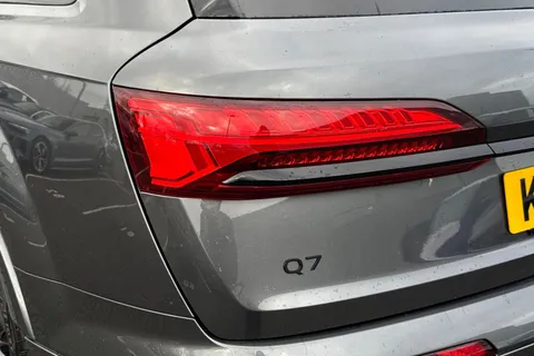 8 of 67 for Audi Q7 SUV Black Edition 50 TDI quattro 286 PS tiptronic