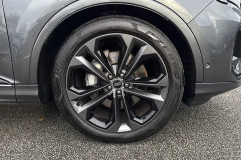 10 of 67 for Audi Q7 SUV Black Edition 50 TDI quattro 286 PS tiptronic