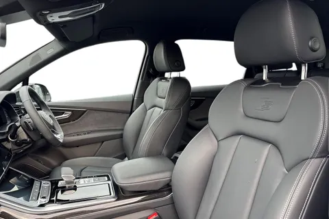 16 of 67 for Audi Q7 SUV Black Edition 50 TDI quattro 286 PS tiptronic