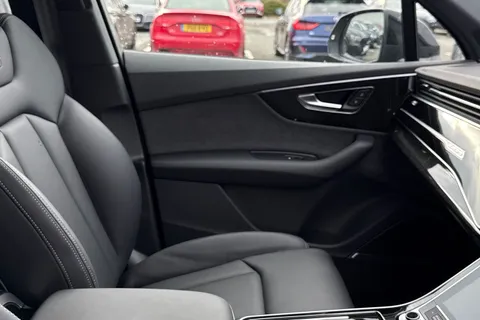 20 of 67 for Audi Q7 SUV Black Edition 50 TDI quattro 286 PS tiptronic