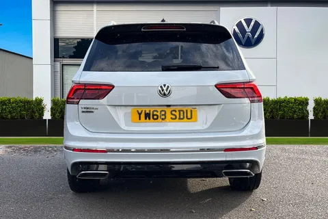 YW68SDU Volkswagen Tiguan Allspace 2.0 TDI R-Line DSG ⭐Area View, Heated front & rear seats, Dynaudio⭐ Thumbnail #5