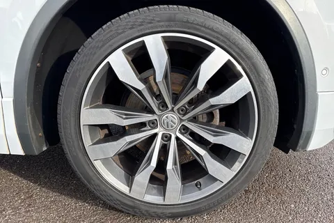 YW68SDU Volkswagen Tiguan Allspace 2.0 TDI R-Line DSG ⭐Area View, Heated front & rear seats, Dynaudio⭐ Thumbnail #10