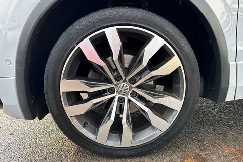 YW68SDU Volkswagen Tiguan Allspace 2.0 TDI R-Line DSG ⭐Area View, Heated front & rear seats, Dynaudio⭐ Thumbnail #12