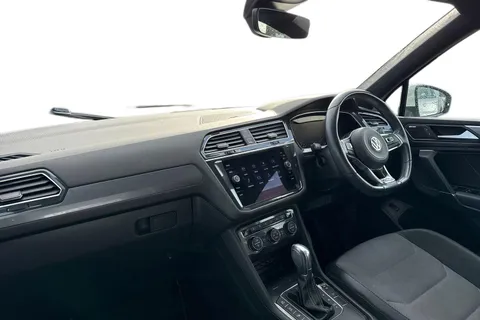 YW68SDU Volkswagen Tiguan Allspace 2.0 TDI R-Line DSG ⭐Area View, Heated front & rear seats, Dynaudio⭐ Thumbnail #15