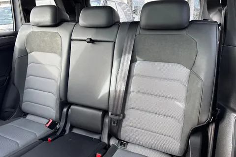 YW68SDU Volkswagen Tiguan Allspace 2.0 TDI R-Line DSG ⭐Area View, Heated front & rear seats, Dynaudio⭐ Thumbnail #19