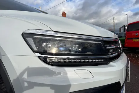 YW68SDU Volkswagen Tiguan Allspace 2.0 TDI R-Line DSG ⭐Area View, Heated front & rear seats, Dynaudio⭐ Thumbnail #32