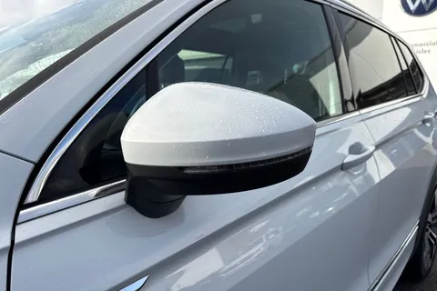 YW68SDU Volkswagen Tiguan Allspace 2.0 TDI R-Line DSG ⭐Area View, Heated front & rear seats, Dynaudio⭐ Thumbnail #34