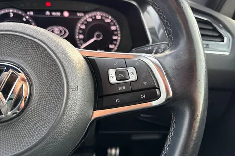 YW68SDU Volkswagen Tiguan Allspace 2.0 TDI R-Line DSG ⭐Area View, Heated front & rear seats, Dynaudio⭐ Thumbnail #49
