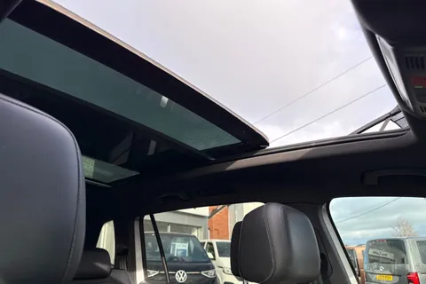 YW68SDU Volkswagen Tiguan Allspace 2.0 TDI R-Line DSG ⭐Area View, Heated front & rear seats, Dynaudio⭐ Thumbnail #50