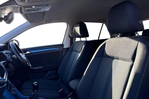 16 of 60 for Volkswagen T-Roc 1.0 TSI Design 5dr ⭐1 Year VW Warranty⭐