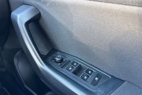 21 of 60 for Volkswagen T-Roc 1.0 TSI Design 5dr ⭐1 Year VW Warranty⭐