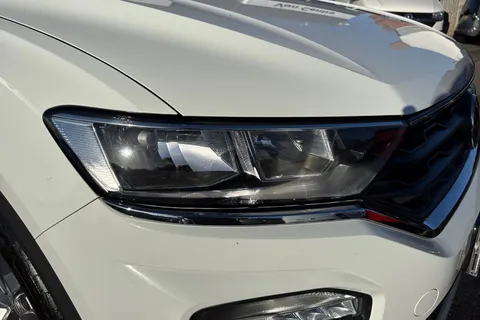 28 of 60 for Volkswagen T-Roc 1.0 TSI Design 5dr ⭐1 Year VW Warranty⭐