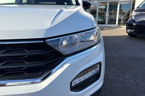29 of 60 for Volkswagen T-Roc 1.0 TSI Design 5dr ⭐1 Year VW Warranty⭐