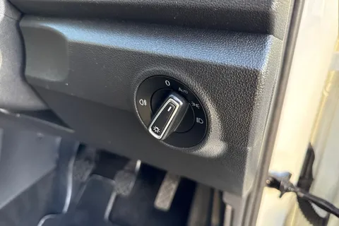 36 of 60 for Volkswagen T-Roc 1.0 TSI Design 5dr ⭐1 Year VW Warranty⭐