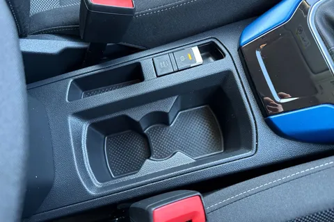 39 of 60 for Volkswagen T-Roc 1.0 TSI Design 5dr ⭐1 Year VW Warranty⭐