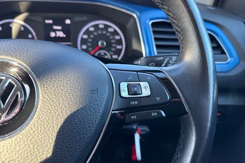 43 of 60 for Volkswagen T-Roc 1.0 TSI Design 5dr ⭐1 Year VW Warranty⭐