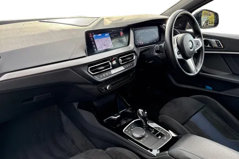 YC21RRU BMW 1 Series 2.0 M135i Auto xDrive Euro 6 (s/s) 5dr Thumbnail #16