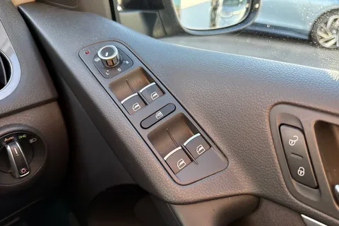 21 of 55 for Volkswagen Tiguan 2.0 TDi BlueMotion Tech SE 5dr ⭐Winter pack, Storage pack⭐