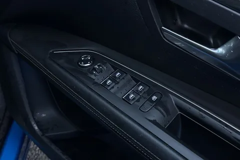 21 of 51 for PEUGEOT 3008 1.2 PureTech GT Premium EAT Euro 6 (s/s) 5dr