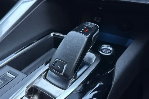 23 of 51 for PEUGEOT 3008 1.2 PureTech GT Premium EAT Euro 6 (s/s) 5dr