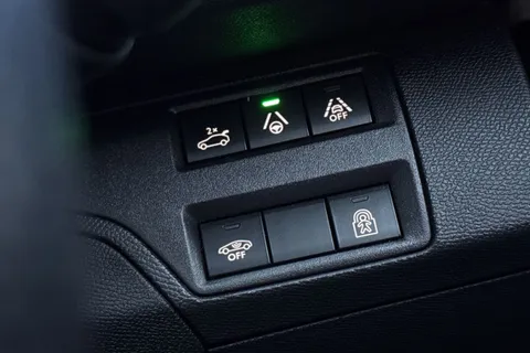 33 of 51 for PEUGEOT 3008 1.2 PureTech GT Premium EAT Euro 6 (s/s) 5dr