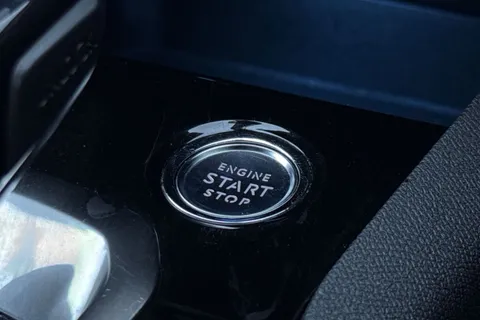 36 of 51 for PEUGEOT 3008 1.2 PureTech GT Premium EAT Euro 6 (s/s) 5dr