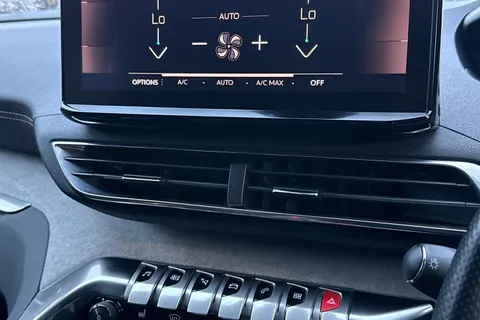 37 of 51 for PEUGEOT 3008 1.2 PureTech GT Premium EAT Euro 6 (s/s) 5dr