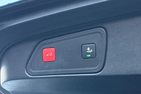 39 of 51 for PEUGEOT 3008 1.2 PureTech GT Premium EAT Euro 6 (s/s) 5dr