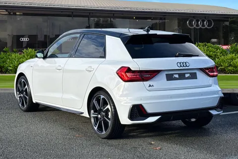  Audi A1 1.0 TFSI 30 Black Edition Sportback S Tronic Euro 6 (s/s) 5dr Thumbnail #3