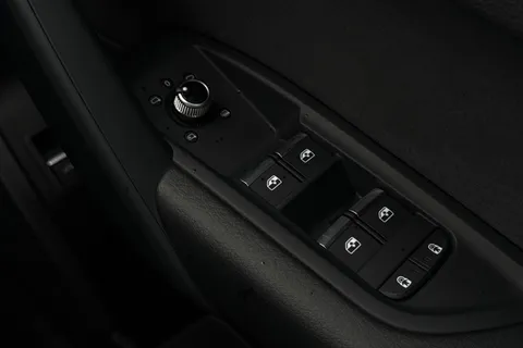 KM23BVS Audi Q5 S line 45 TFSI quattro 265 PS S tronic Thumbnail #40