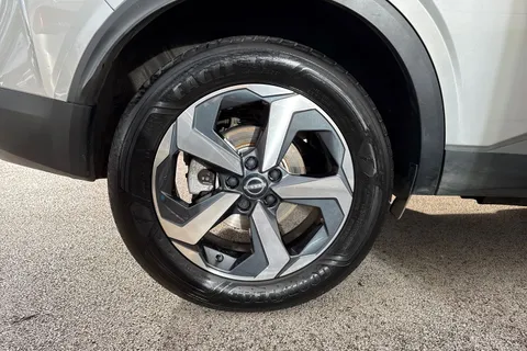 FX23YDD Nissan Qashqai 1.5 h e-POWER N-Connecta Auto Euro 6 (s/s) 5dr Thumbnail #13