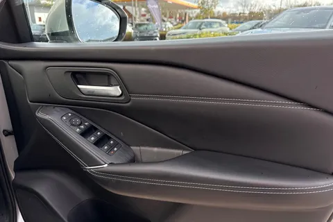 FX23YDD Nissan Qashqai 1.5 h e-POWER N-Connecta Auto Euro 6 (s/s) 5dr Thumbnail #22