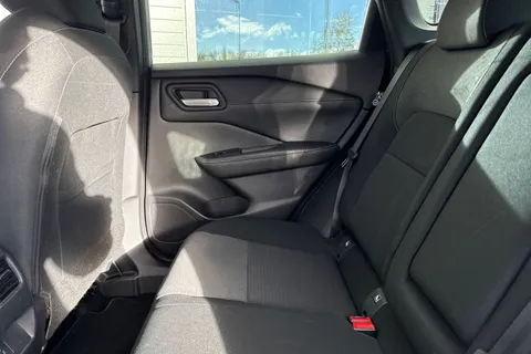 FX23YDD Nissan Qashqai 1.5 h e-POWER N-Connecta Auto Euro 6 (s/s) 5dr Thumbnail #39