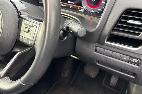 FX23YDD Nissan Qashqai 1.5 h e-POWER N-Connecta Auto Euro 6 (s/s) 5dr Thumbnail #43