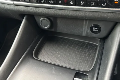 FX23YDD Nissan Qashqai 1.5 h e-POWER N-Connecta Auto Euro 6 (s/s) 5dr Thumbnail #58