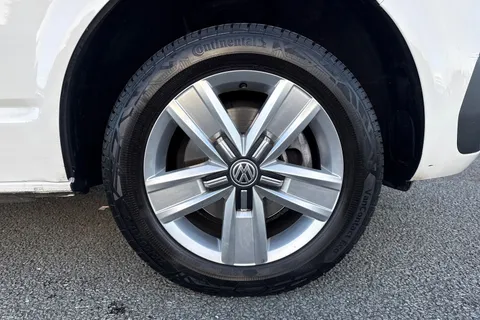 DG74EEU Volkswagen Transporter T32 Panel Van Highline LWB 150 PS 6sp Manual - LED's / Nav Thumbnail #10