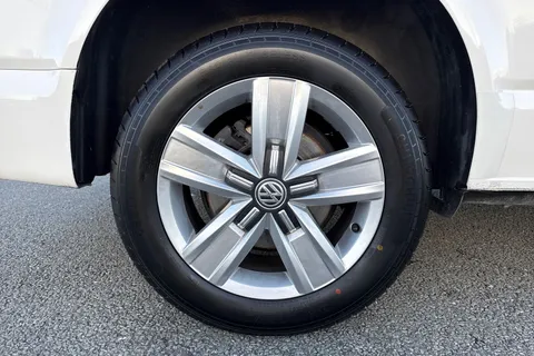 DG74EEU Volkswagen Transporter T32 Panel Van Highline LWB 150 PS 6sp Manual - LED's / Nav Thumbnail #11