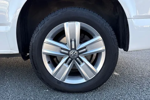 DG74EEU Volkswagen Transporter T32 Panel Van Highline LWB 150 PS 6sp Manual - LED's / Nav Thumbnail #12