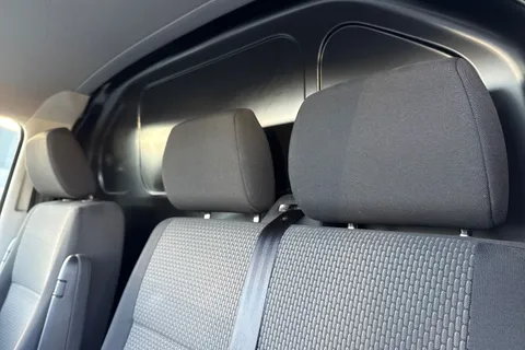 DG74EEU Volkswagen Transporter T32 Panel Van Highline LWB 150 PS 6sp Manual - LED's / Nav Thumbnail #19