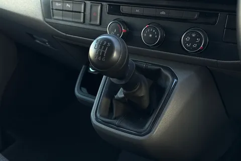 DG74EEU Volkswagen Transporter T32 Panel Van Highline LWB 150 PS 6sp Manual - LED's / Nav Thumbnail #23