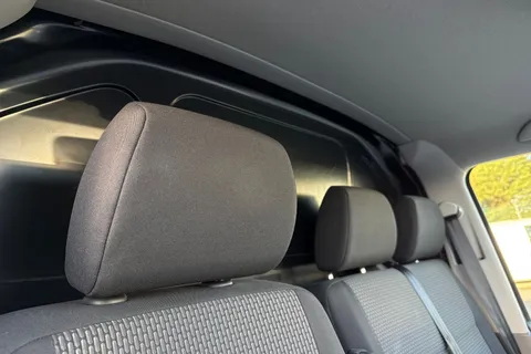 DG74EEU Volkswagen Transporter T32 Panel Van Highline LWB 150 PS 6sp Manual - LED's / Nav Thumbnail #24