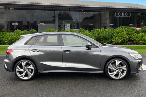 KN25VJL Audi A3 Black Edition 35 TFSI  150 PS S tronic Thumbnail #4